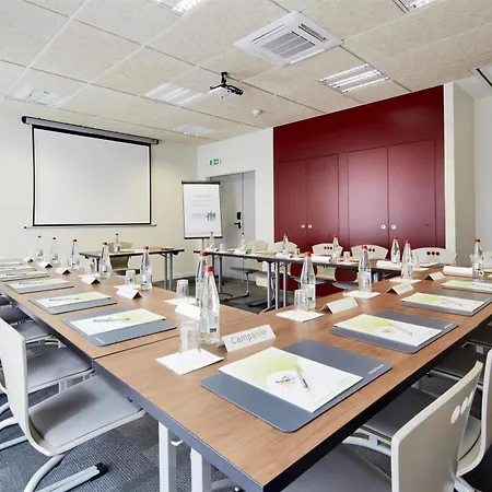Campanile Marne-la-vallée - Hotel 3*