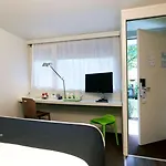 호텔 Campanile Marne-la-vallee - 3*